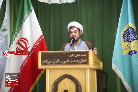 اتحاد و ولایت‌فقیه رمز پیروزی ملت در برابر توطئه‌ها است/شکست هیمنه پوشالی استکبار حاصل ۸ سال ایستادگی و ایثار است/فرهنگ دفاع مقدس و مقاومت باید در کلاس‌های درس بازگو شود