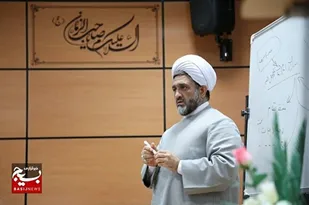 مهمترین ویژگی انقلاب اسلامی پیوند مردم و ولایت است/ حفظ اسلام و نظام اسلامی رسالت اصلی طلاب است
