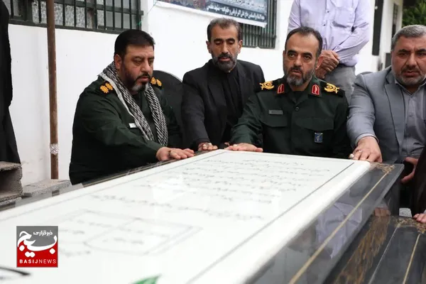 دیدار  فرمانده سپاه قدس گیلان با خانواده شهدای اقتدار