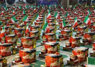 توزیع بسته های معیشتی بین آسیب دیدگان از کرونا توسط سپاه ناحیه مقاومت شهرستان بدره