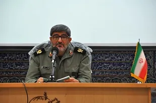 سپاه پاسداران انقلاب اسلامی  با همراهی مردم هویت پیدا می کند