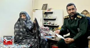 لبخند رضایت مادر شهیدان مختارزاده از خانه&zwnj;دار شدن در آستانه سال جدید+تصاویر