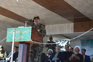ارتشیان در خط ولایت و آماده شهادت/ موشک های ما قلب دشمنان را نشانه گرفته است