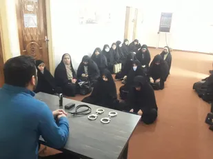 برگزاری کلاس آموزش دستگیری و کار با افشانه و شوکر ویژه گردان های کوثر پیشوا