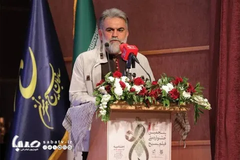 زینال خیری: ایرانی جان می دهد ولی خاک هرگز/ ایران، جای جولان کرکس‌ها و کفتارها نیست