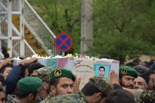بدن مطهر شهید مدافع حرم محمدرضا شیبانی در جوار عموی شهیدش به خاک سپرده شد