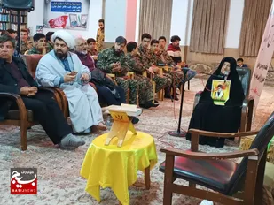 حضور مادر شهید هاشم&zwnj;پور در پایگاه مقاومت مزین به نام فرزندش در قم