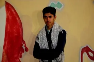 این خاک مرا گرفتار کرده /آرامش ما به خاطر از خودگذشتگی شهدا بوده