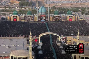 فیلم| اشک&zwnj;های عاشقان رهبر شهید انقلاب در مسجد مقدس جمکران