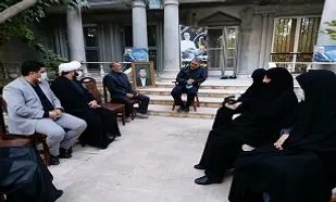 دیدار اساتید بسیجی قم با خانواده شهید &laquo;حسن عرب&raquo;
