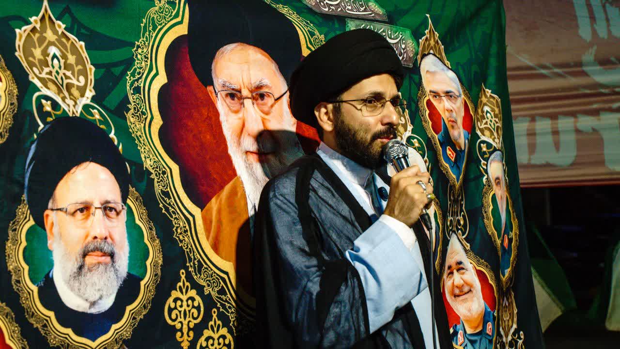استاد راجی در جمع مردم چهارراه شهید علیمردانی مشهد حضور یافت
