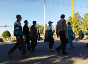 همایش پياده روي خانوادگي وابستگان نيروهاي مسلح استان سمنان برگزار شد