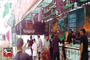 خدمات&zwnj;رسانی موکب جوانان قمربنی هاشم(ع) توچغاز ملایر به زائرین حسینی
