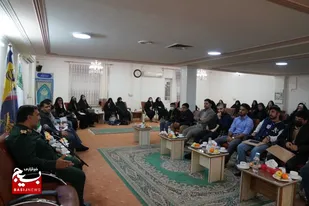 فرزندان شهدا الگو و نماد مردم هستند