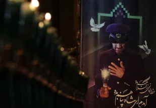 خادم&zwnj;یاران رضوی کاشانی میادین را در شام غریبان امام رضا(ع) منور کردند