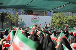 افتتاحیه اردو&zwnj;های راهیان نور دانش آموزی با حضور دانش آموزان در یادمان شهدای هویزه