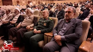 تجلیل از ۱۵۰ هنرمند و گروه&zwnj;های سرود استان قم در آیین گرامیداشت عوامل &laquo;خط مقدس&raquo;