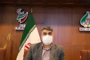 در بیانیه گام دوم انقلاب ، مقام معظم رهبری به جوانان و مسائل فرهنگی نگاه ویژه ای دارند