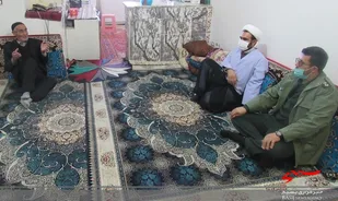 دیدار مسئول نمایندگی ولی فقیه در سپاه رزن با خانواده شهید &laquo;اصلانی&raquo;