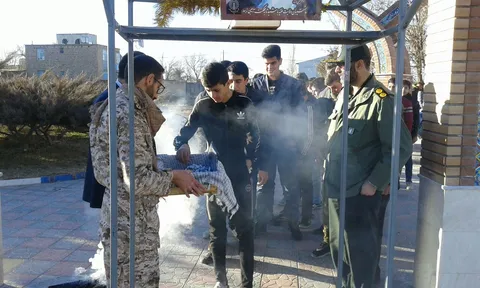 اعزام 40 نفر از دانش آموزان شهرستان فراهان به مناطق عملیاتی راهیان نور جنوب/اردوهای راهیان نور زمینه تربیت جوانان مومن وانقلابی