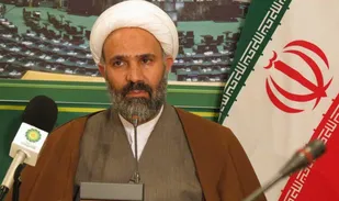 واگذاری ممیزی کتاب به بخش خصوصی فرار از مسئولیت است/آقای روحانی به جای موضوعات حاشیه&zwnj;ای به مشکلات اصلی مردم رسیدگی کند