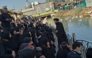 طلبه&zwnj; جهادی که پیرمردها و پیرزن&zwnj;ها را به زیارت اربعین می&zwnj;برد