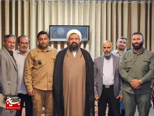 دیدار بسیجیان با امام جمعه در چهارباغ+تصاویر