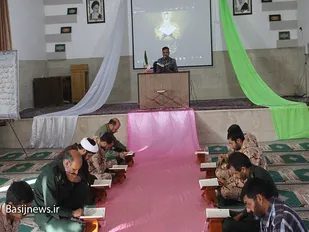 برگزاری برنامه محفل انس با قرآن کریم در ناحیه مقاومت تیران و کرون برگزار شد