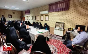 نشست هم اندیشی مسئولان فرهنگی و اجتماعی منطقه بنیاد قم برگزار شد
