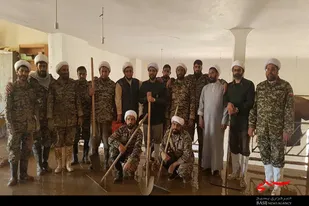 فعالیت جهادی طلاب و روحانیون ملایر در مناطق سیل&zwnj;زده لرستان