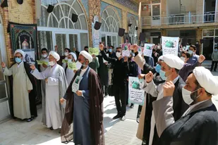 تجمع طلاب اردکانی در محکومیت اقدام اهانت&zwnj;آمیز نشریه فرانسوی