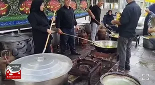 پخت ۱۰ هزار پُرس غذای نذری همزمان با روز عاشورا در آستانه اشرفیه