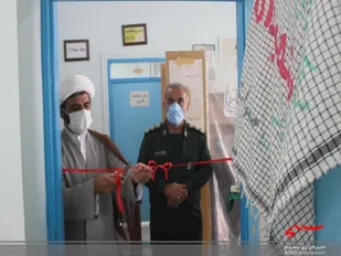 افتتاح نمایشگاه کتاب وآثار شهدای روستای بنه گز توسط امام جمعه شهر اهرم وفرمانده سپاه تنگستان