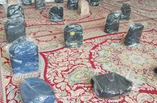 تداوم کمک مومنانه با توزیع لوازم التحریر بین نیازمندان