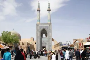 ضرورت رعایت اخلاق و مسائل دینی توسط راهنمایان گردشگری/ نباید گردشگری را در لذت و گناه تعریف کرد