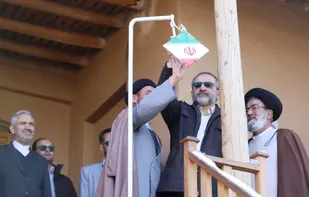 تجدید میثاق با بنیانگذار انقلاب در زادگاه امام/ زنگ انقلاب نواخته شد