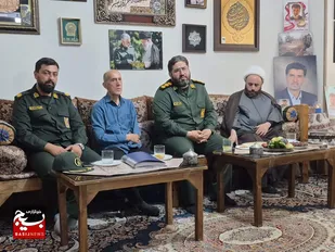 دیدار مسئولان مهرشهر کرج، با خانواده شهید مدافع حرم عبدالرشید رشوند