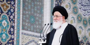 روز عید، روز تجلی دین است/ برافتادن دولت ملی مصدق نتیجه اعتماد به استکبار بود