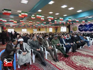 شروع دهه فجر با گلباران تمثال مبارک امام خمینی (رحمه الله علیه)لنجان