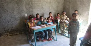 کمک دانشجویان بسیجی گلستان به دانش&zwnj;آموزان نیازمند فاقد دسترسی به فضای&zwnj;مجازی