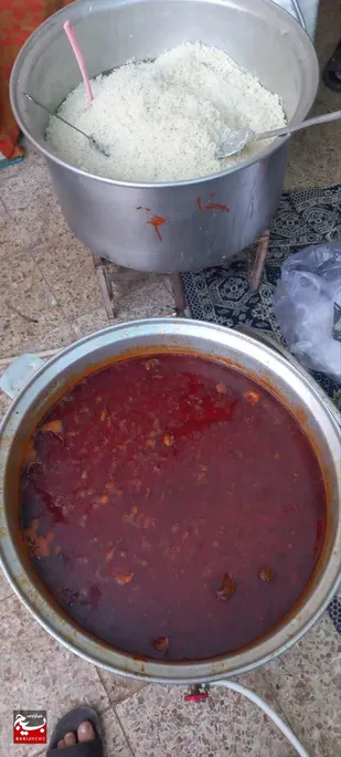 توزیع بیش از ۱۰۰ پرس غذای گرم بین مستمندان گتوند