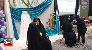 دختران تربت&zwnj;جامی، دستان پرمهر مادران را بوسه&zwnj;باران کردند+فیلم و تصاویر