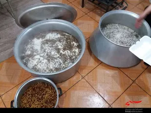 توزیع غذای نذری در موکب شهید &laquo;قهاری&raquo; اسدآباد