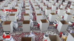 توزیع ۱۲۰ بسته کمک مومنانه بین نیازمندان به مناسبت سالگردشهادت حاج قاسم سلیمانی