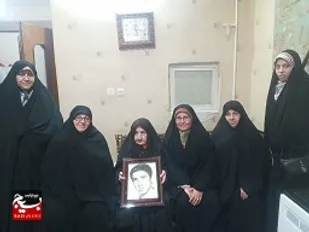 از مادر شهید حسین زمانی دیدار نمودند
