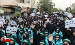 تجمع مدافعان خانواده با شعار &laquo;عزت حسینی، حیای زینبی&raquo;