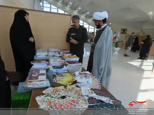 افتتاح نمایشگاه اقتصاد مقاومتی و صنایع دستی با حضور فرمانده ناحیه مقاومت بسیج امام حسین (ع) اصفهان