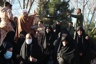 دانش آموزان دختر شهرستان تفت به اردوی راهیان نور اعزام شدند