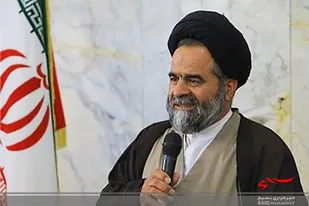 دفاع از ارزش ها و آرمان های انقلاب در برابر تبلیغات دشمنان تکلیف همگانی است