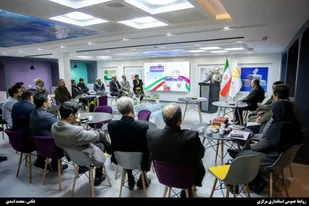 نشست صمیمی جمعی از هنرمندان استان مرکزی با استاندار در ماهور